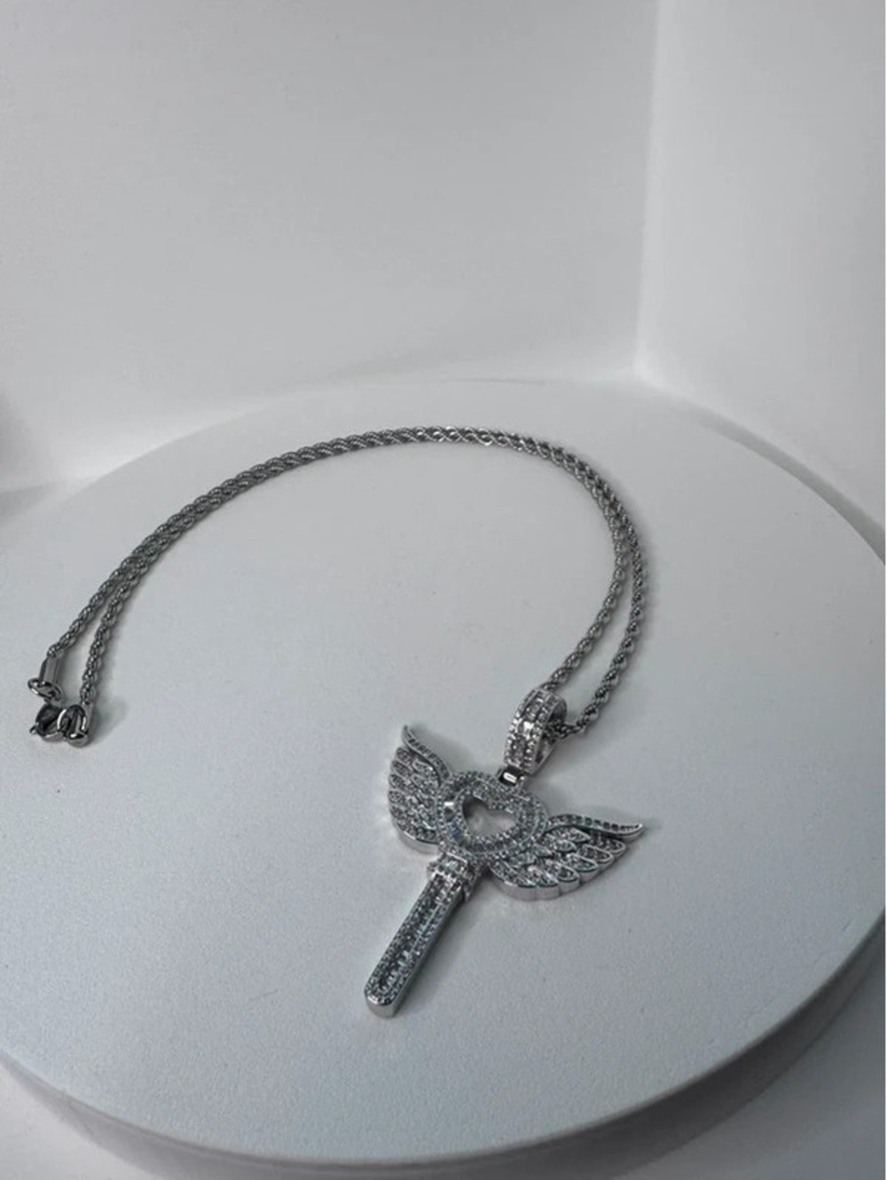 24” fashion chain with heart wings pendant